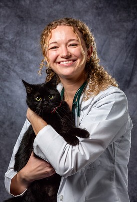 Caitlin Strozewski, DVM